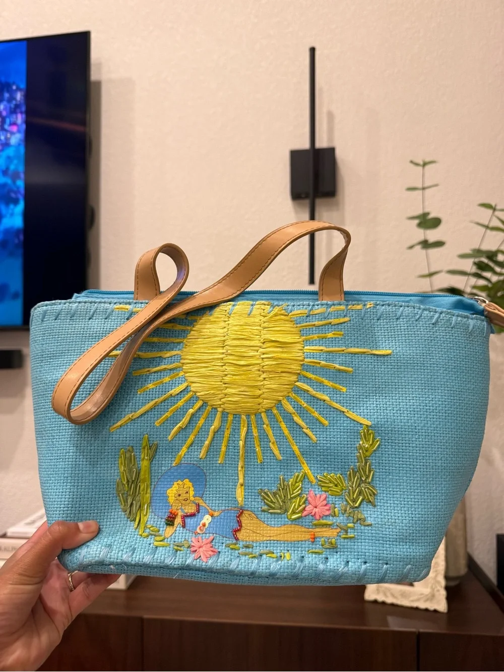 Vintage 90s/Y2K Embroidered Raffia Straw Tote Bag – Sunbathing Pinup Girl ☀️🏝️ - Picture 5 of 8